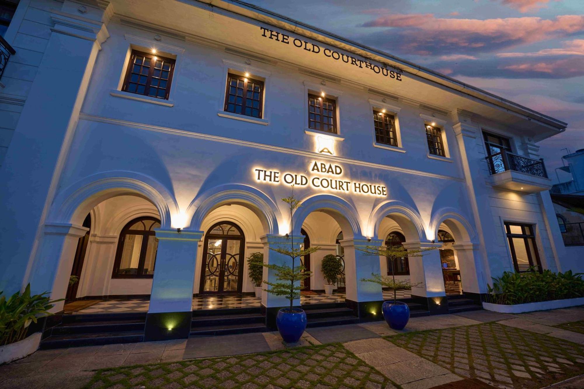 The Old Court House By Abad Hotell Fort Kochi Eksteriør bilde